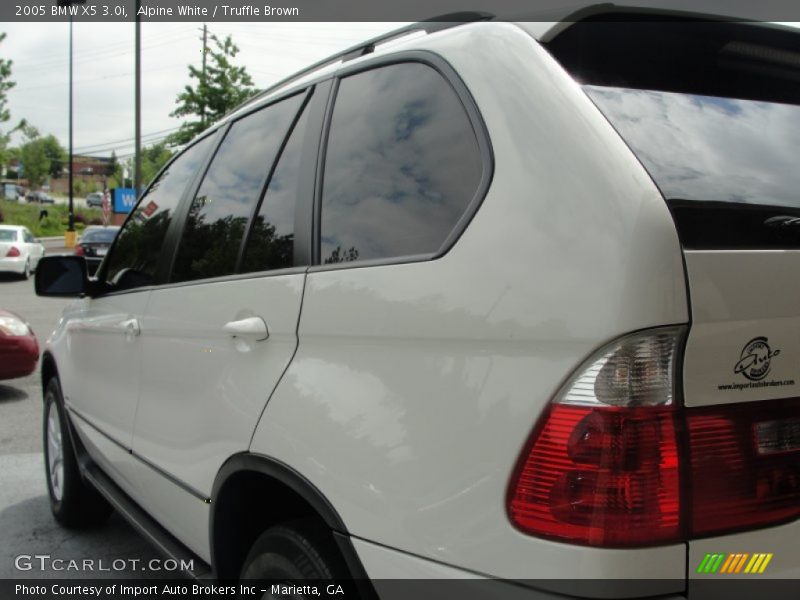 Alpine White / Truffle Brown 2005 BMW X5 3.0i