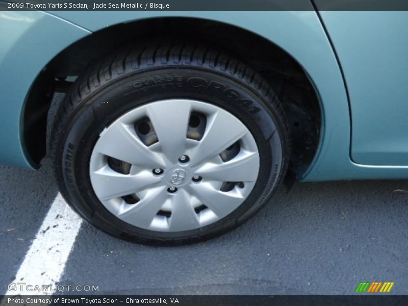 Jade Sea Metallic / Bisque 2009 Toyota Yaris S Sedan