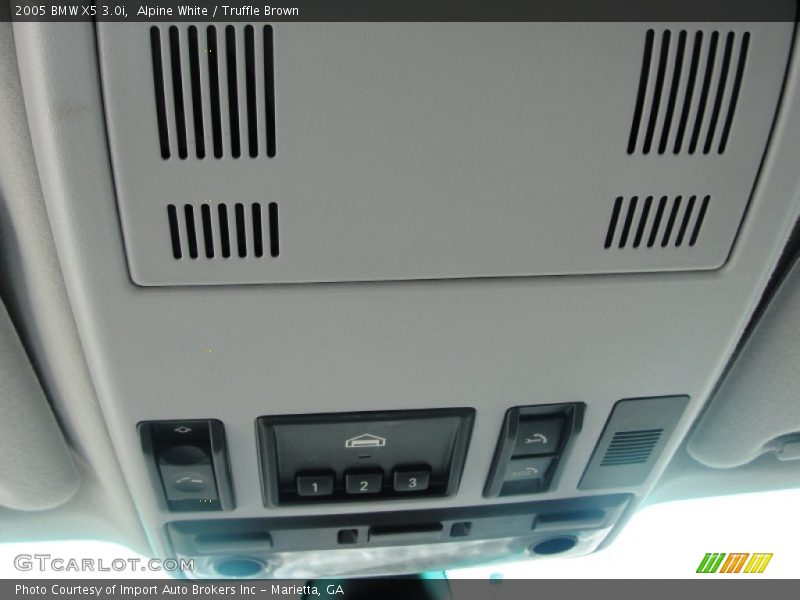 Alpine White / Truffle Brown 2005 BMW X5 3.0i