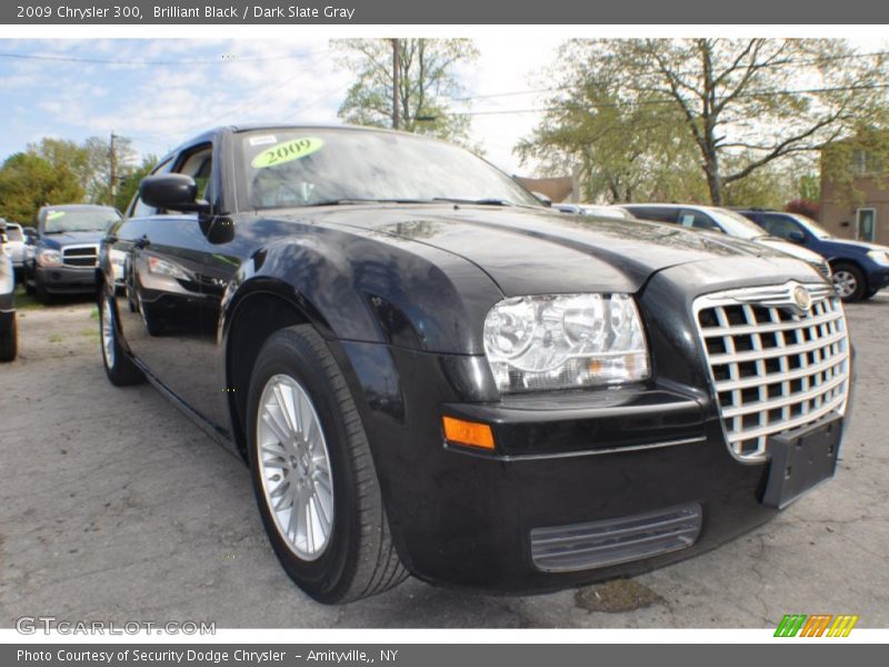 Brilliant Black / Dark Slate Gray 2009 Chrysler 300