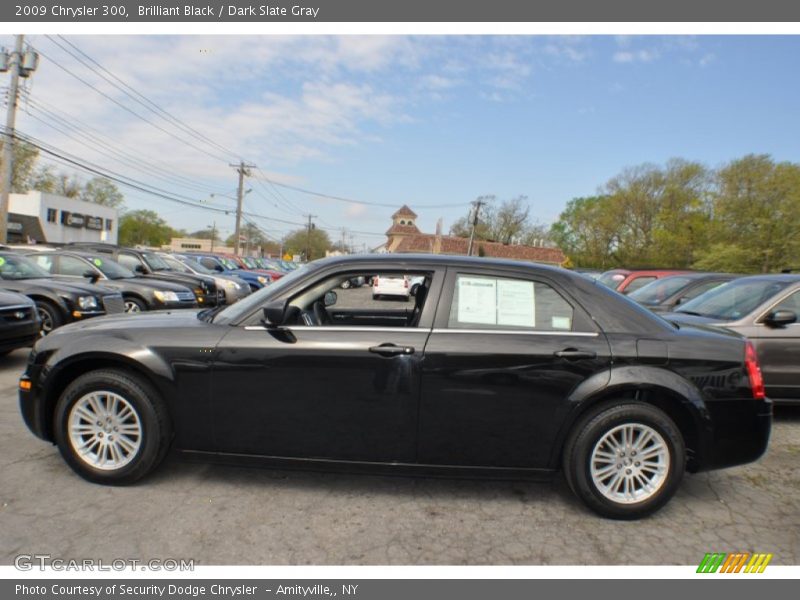 Brilliant Black / Dark Slate Gray 2009 Chrysler 300