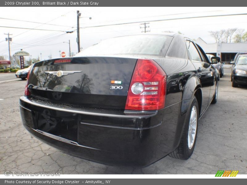 Brilliant Black / Dark Slate Gray 2009 Chrysler 300