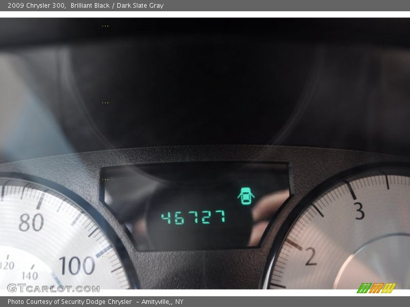 Brilliant Black / Dark Slate Gray 2009 Chrysler 300