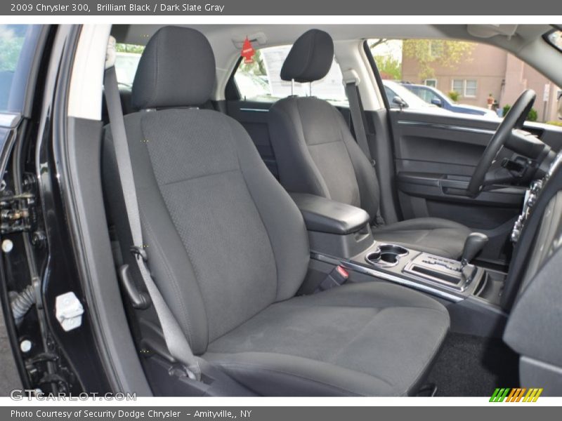 Brilliant Black / Dark Slate Gray 2009 Chrysler 300