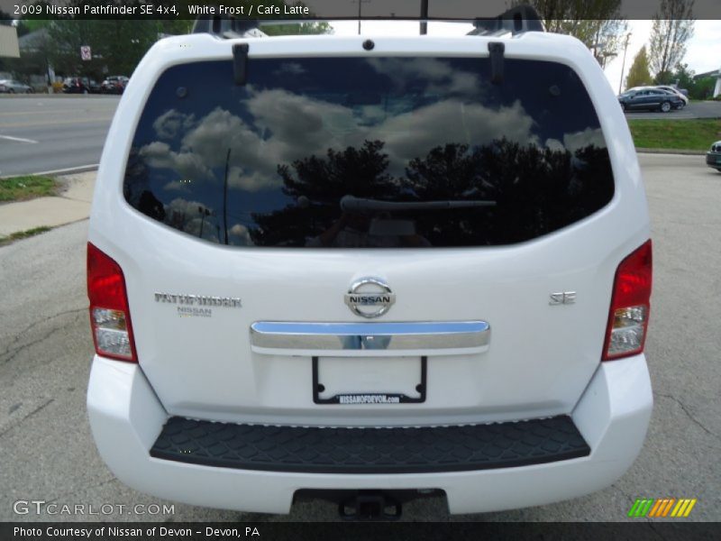 White Frost / Cafe Latte 2009 Nissan Pathfinder SE 4x4