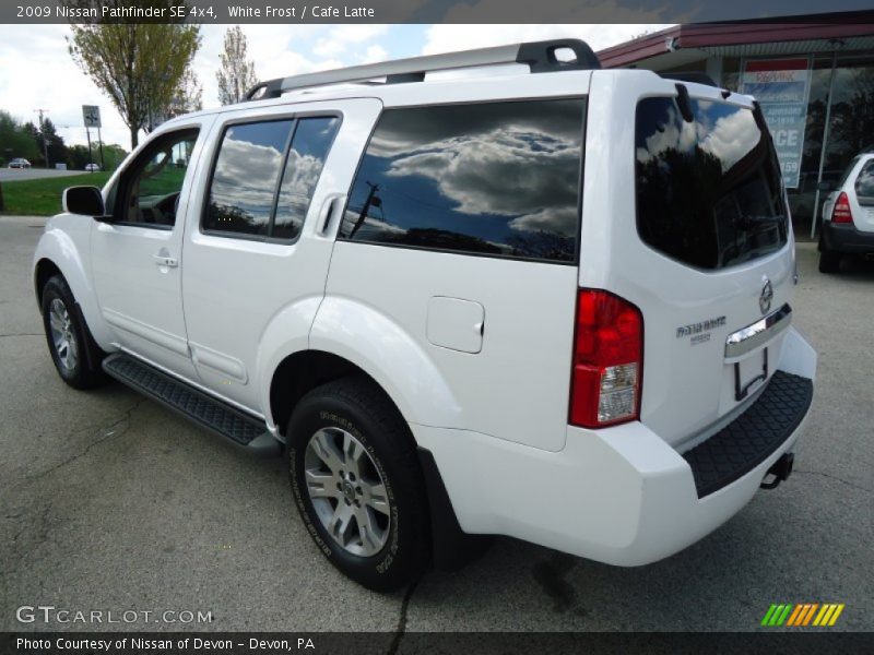 White Frost / Cafe Latte 2009 Nissan Pathfinder SE 4x4