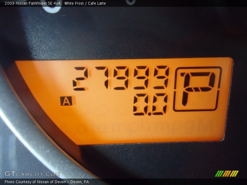 White Frost / Cafe Latte 2009 Nissan Pathfinder SE 4x4