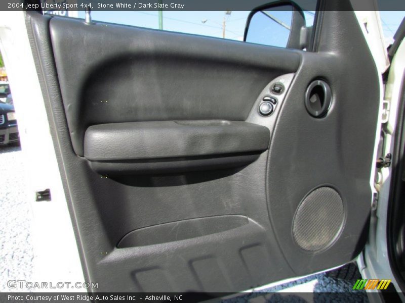 Stone White / Dark Slate Gray 2004 Jeep Liberty Sport 4x4