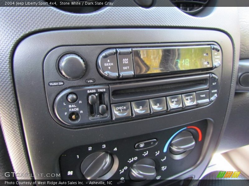 Stone White / Dark Slate Gray 2004 Jeep Liberty Sport 4x4