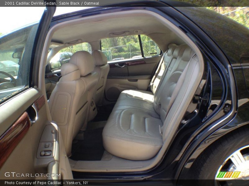 Sable Black / Oatmeal 2001 Cadillac DeVille Sedan