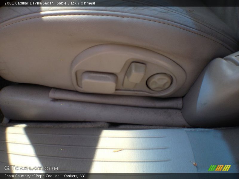 Sable Black / Oatmeal 2001 Cadillac DeVille Sedan