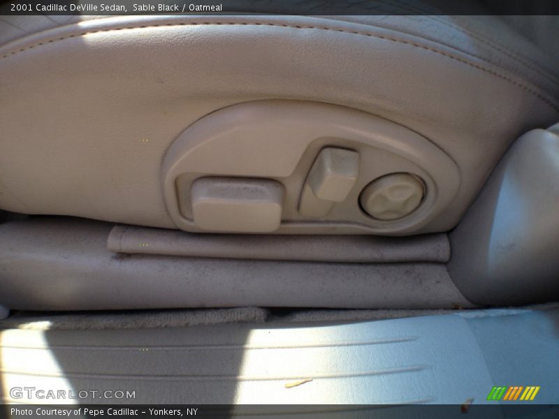 Sable Black / Oatmeal 2001 Cadillac DeVille Sedan
