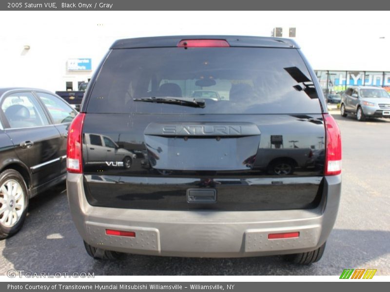 Black Onyx / Gray 2005 Saturn VUE