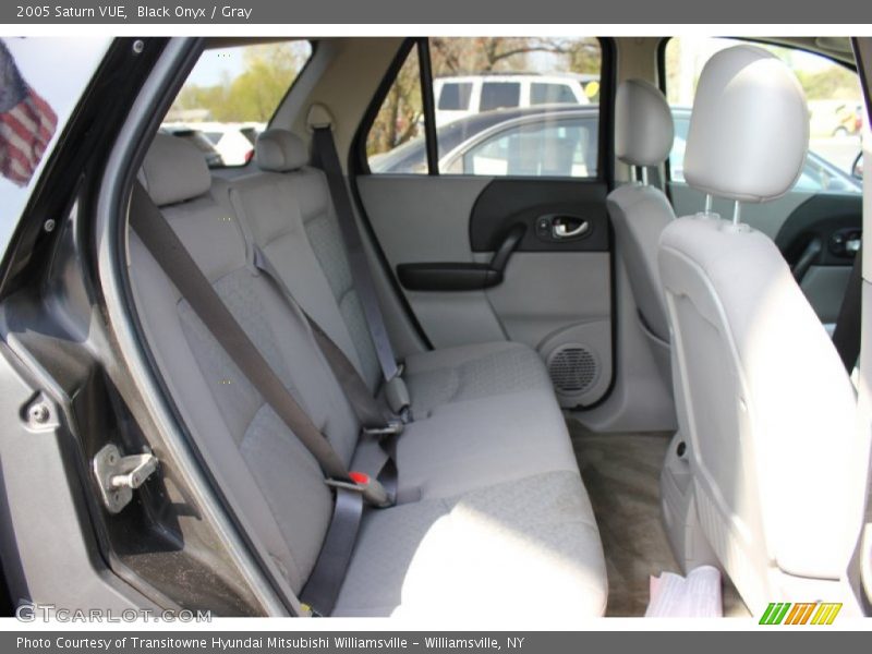Black Onyx / Gray 2005 Saturn VUE