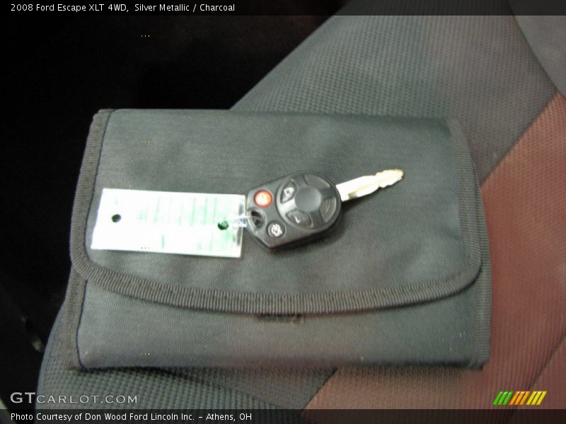 Silver Metallic / Charcoal 2008 Ford Escape XLT 4WD