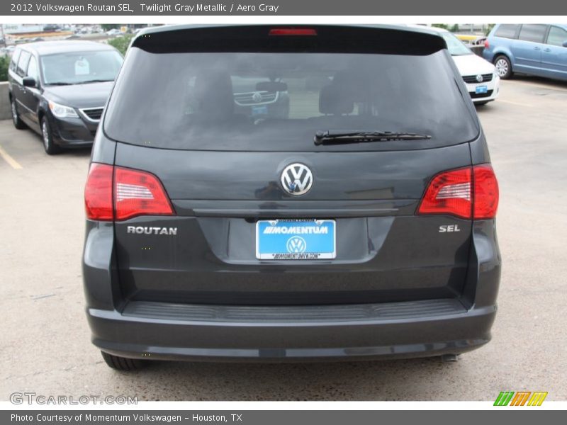 Twilight Gray Metallic / Aero Gray 2012 Volkswagen Routan SEL