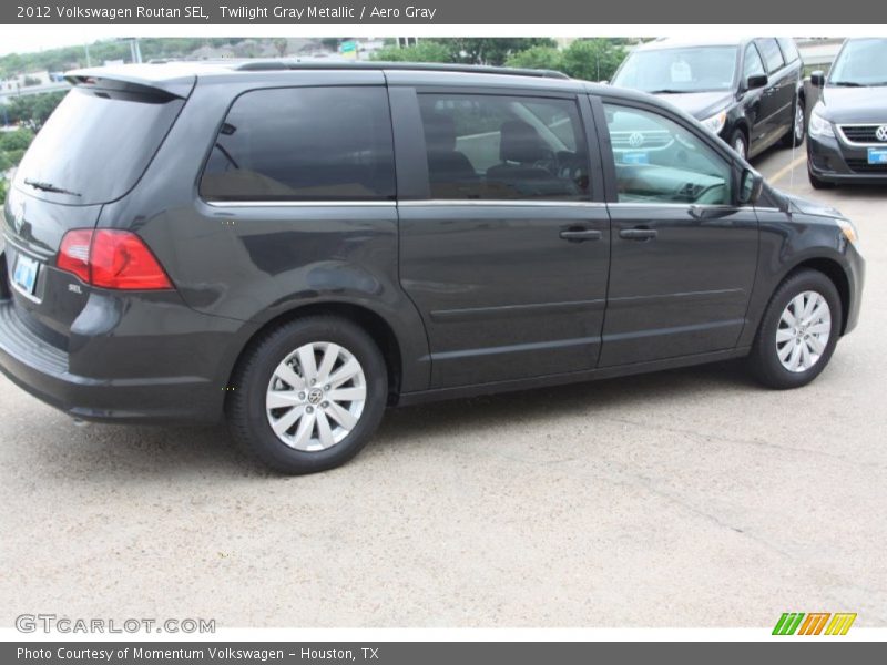 Twilight Gray Metallic / Aero Gray 2012 Volkswagen Routan SEL