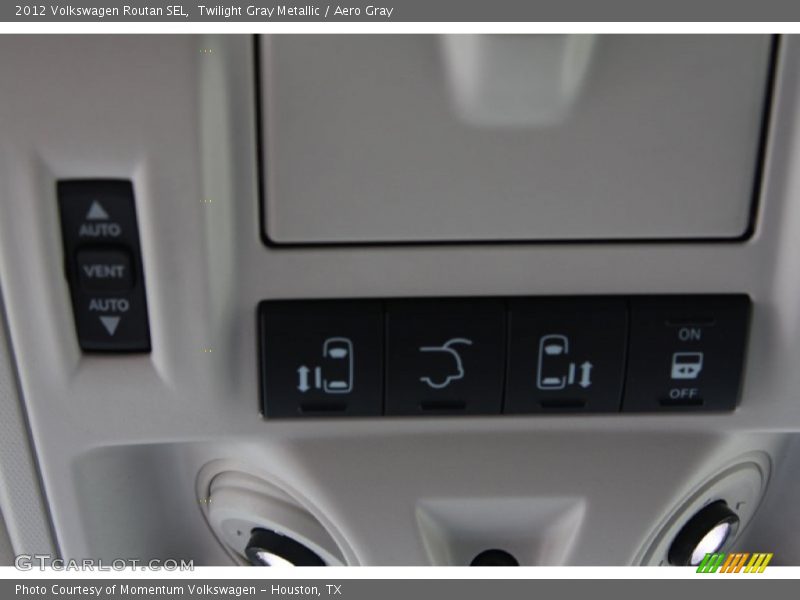 Twilight Gray Metallic / Aero Gray 2012 Volkswagen Routan SEL