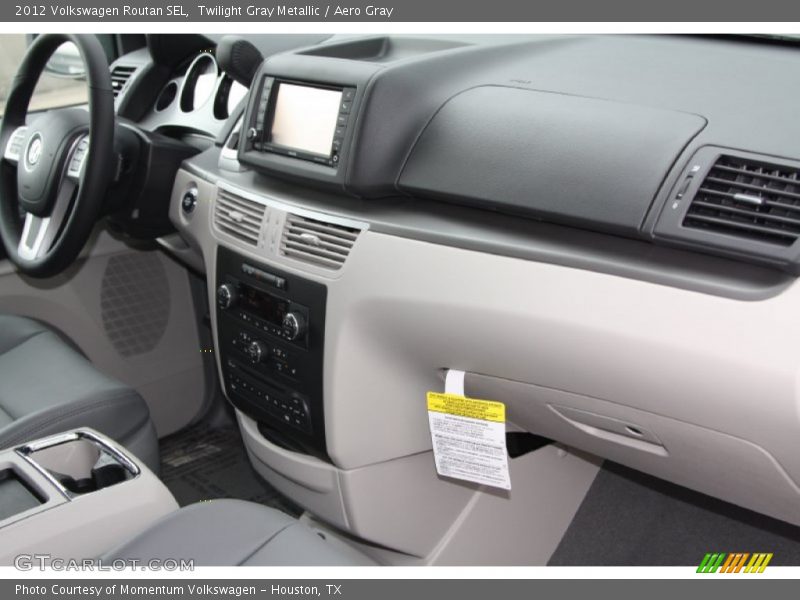 Twilight Gray Metallic / Aero Gray 2012 Volkswagen Routan SEL