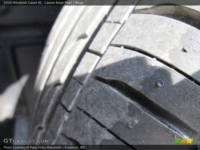 Canyon Beige Pearl / Beige 2009 Mitsubishi Galant ES