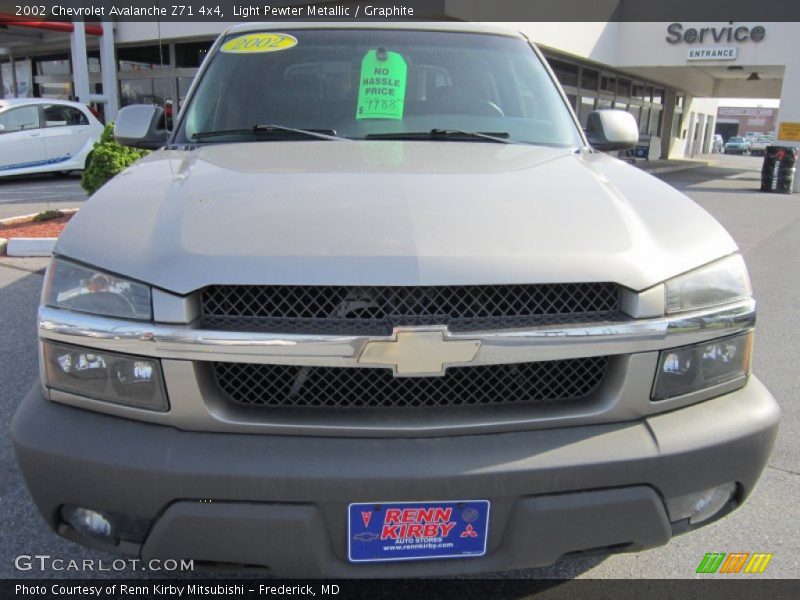 Light Pewter Metallic / Graphite 2002 Chevrolet Avalanche Z71 4x4
