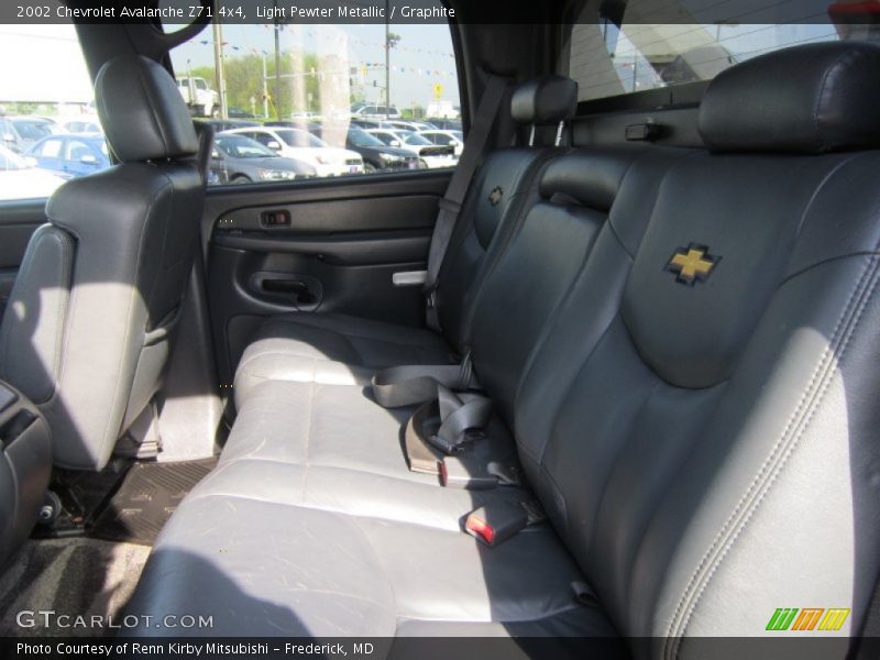 Light Pewter Metallic / Graphite 2002 Chevrolet Avalanche Z71 4x4