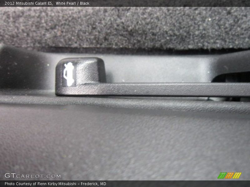 White Pearl / Black 2012 Mitsubishi Galant ES