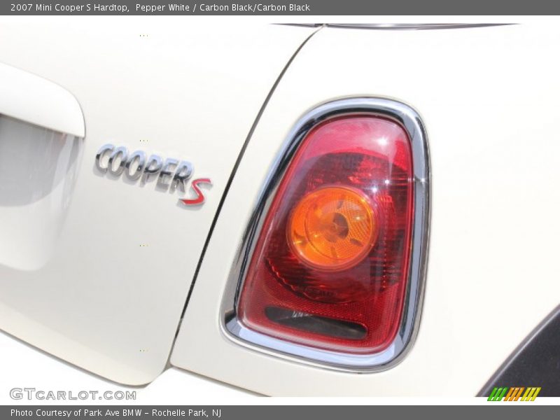 Pepper White / Carbon Black/Carbon Black 2007 Mini Cooper S Hardtop
