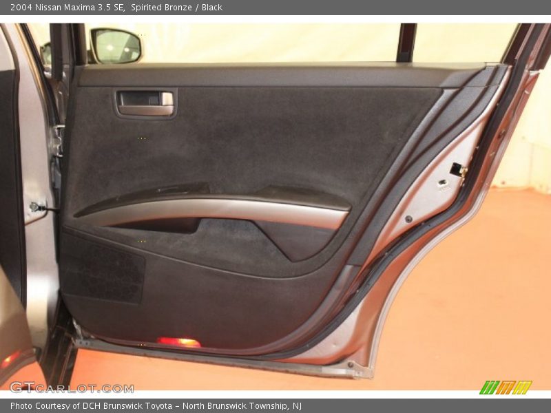 Spirited Bronze / Black 2004 Nissan Maxima 3.5 SE