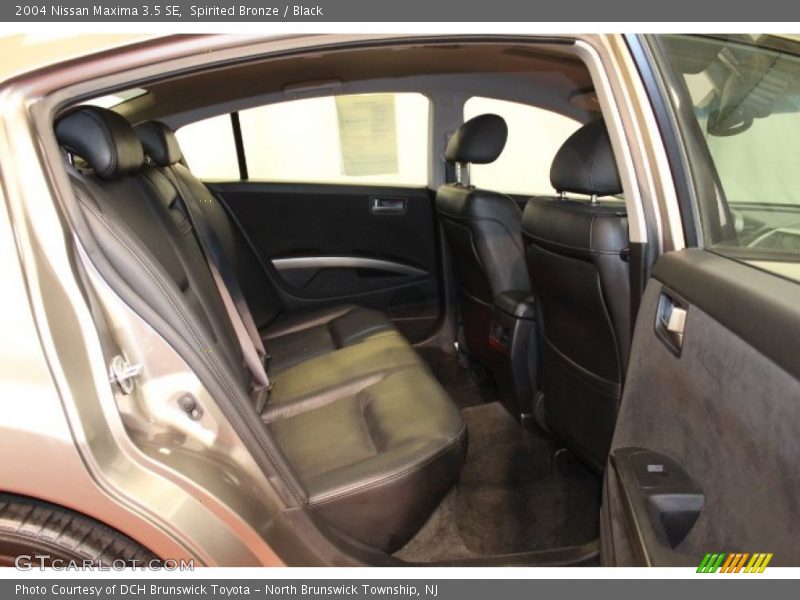 Spirited Bronze / Black 2004 Nissan Maxima 3.5 SE
