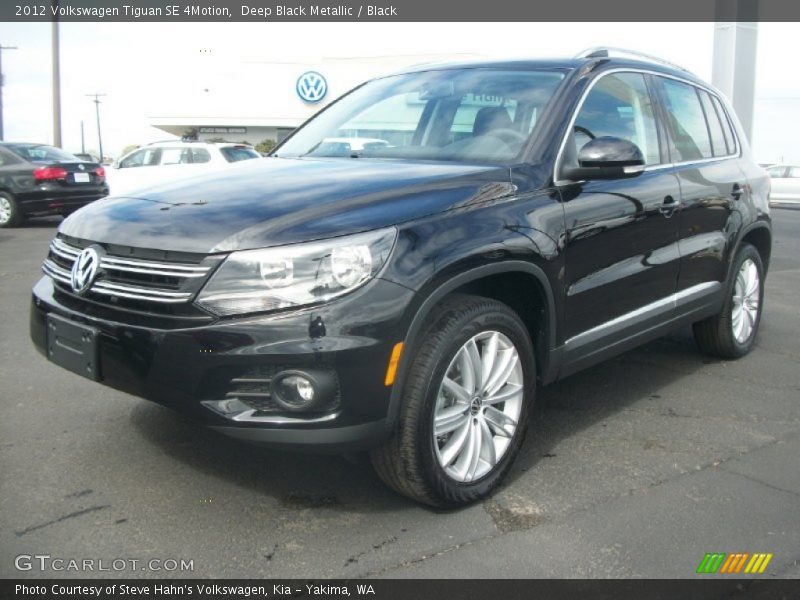 Deep Black Metallic / Black 2012 Volkswagen Tiguan SE 4Motion