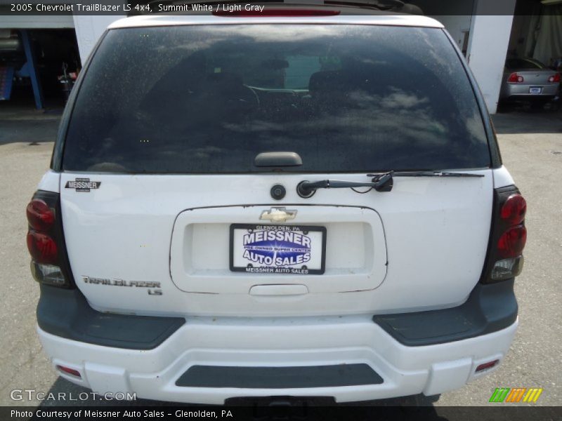 Summit White / Light Gray 2005 Chevrolet TrailBlazer LS 4x4