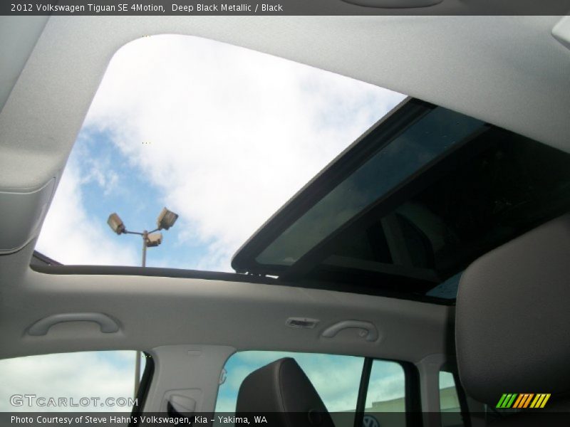 Deep Black Metallic / Black 2012 Volkswagen Tiguan SE 4Motion