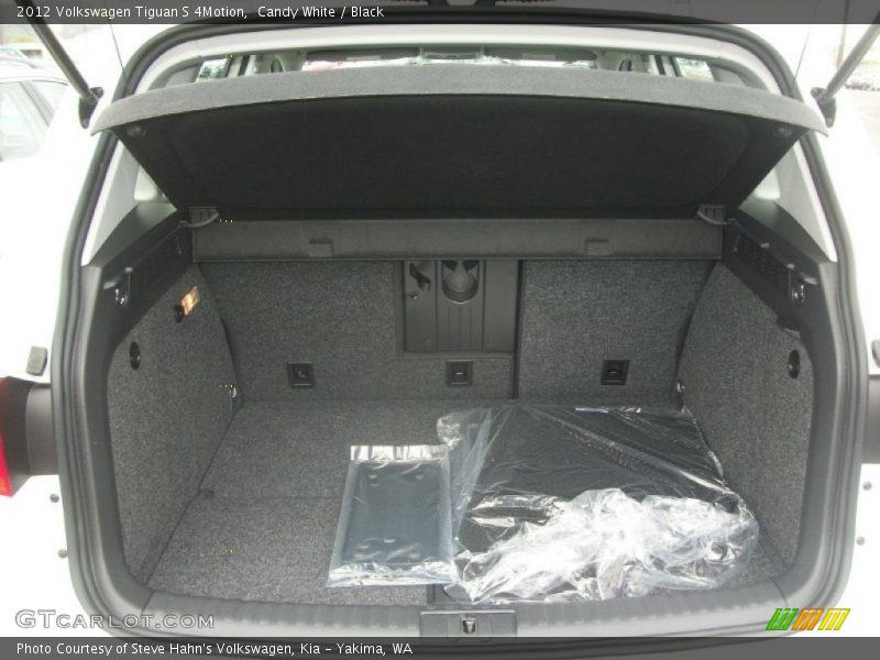  2012 Tiguan S 4Motion Trunk