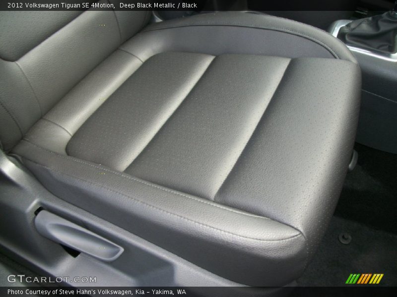 Deep Black Metallic / Black 2012 Volkswagen Tiguan SE 4Motion