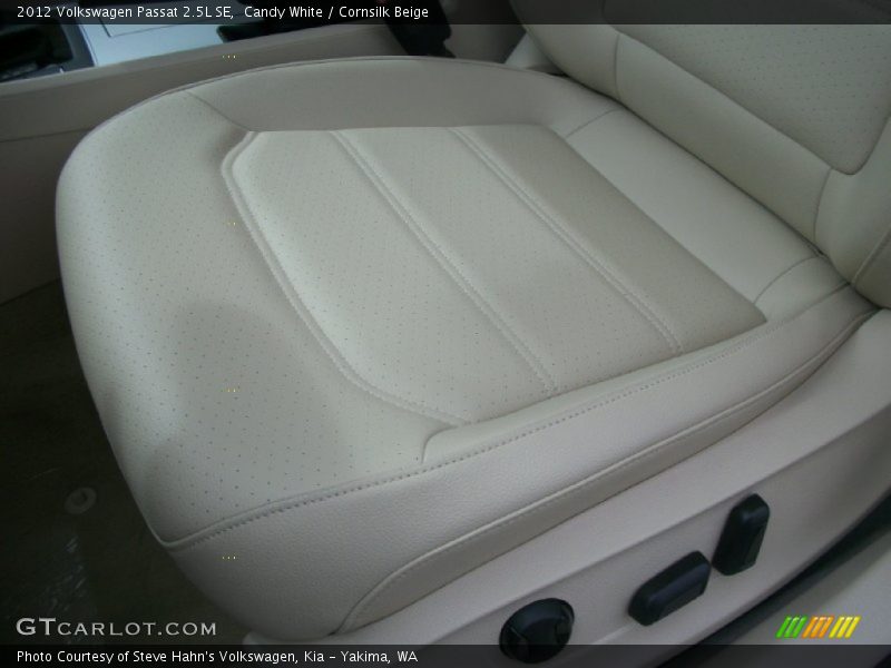 Candy White / Cornsilk Beige 2012 Volkswagen Passat 2.5L SE