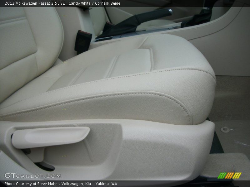 Candy White / Cornsilk Beige 2012 Volkswagen Passat 2.5L SE
