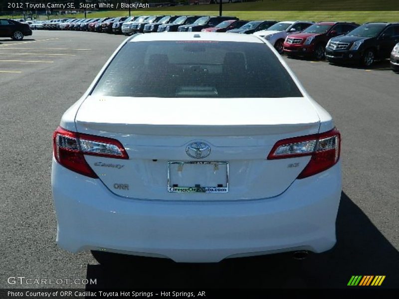 Super White / Black/Ash 2012 Toyota Camry SE