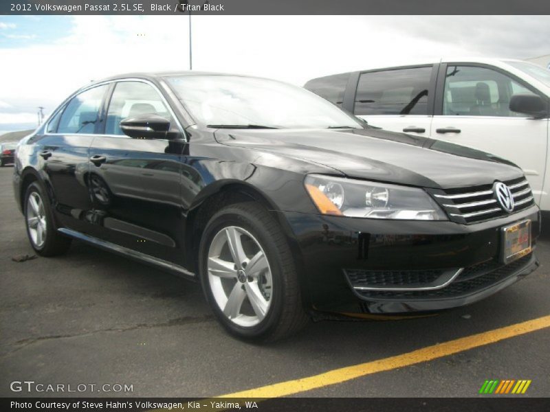 Black / Titan Black 2012 Volkswagen Passat 2.5L SE
