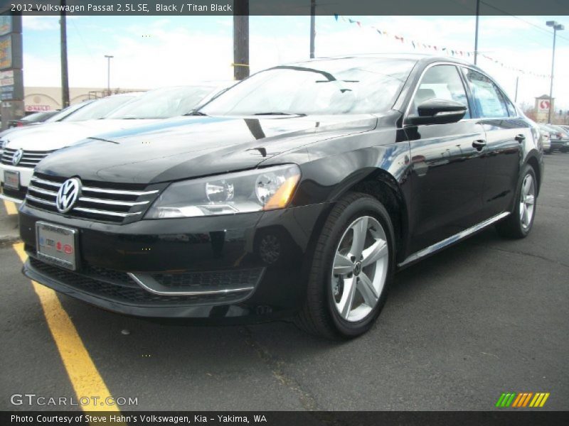 Black / Titan Black 2012 Volkswagen Passat 2.5L SE