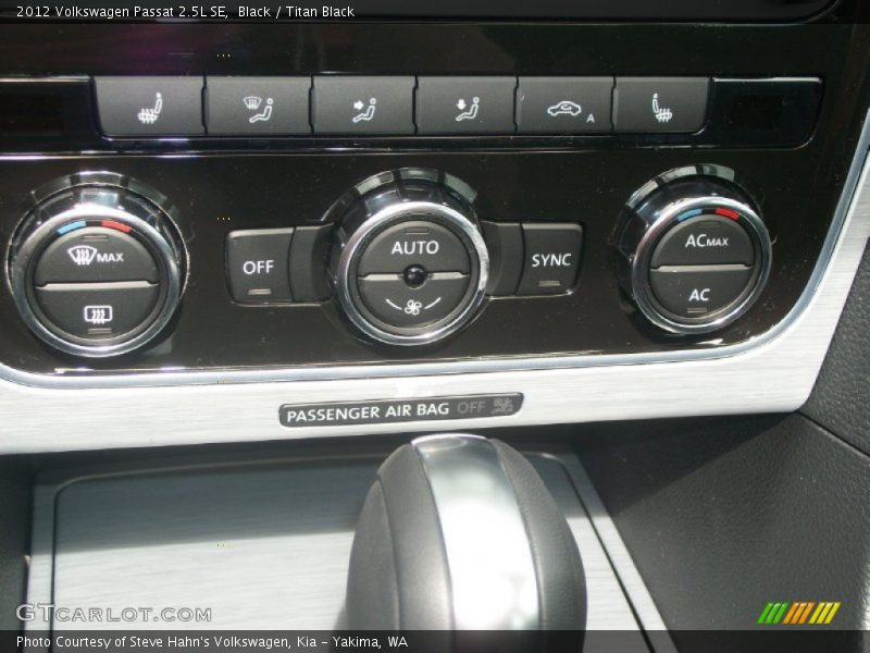 Black / Titan Black 2012 Volkswagen Passat 2.5L SE