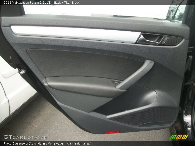 Black / Titan Black 2012 Volkswagen Passat 2.5L SE