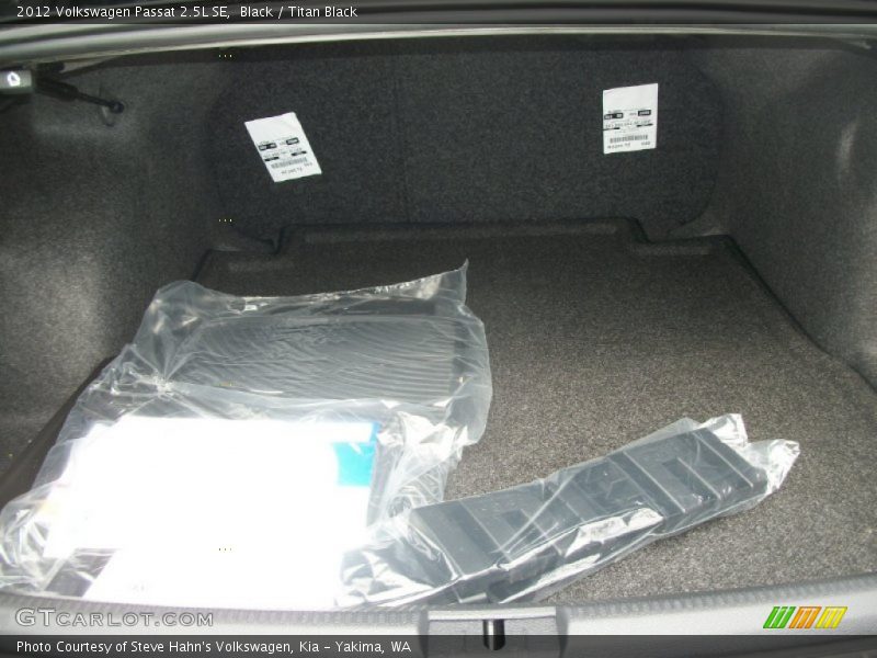 Black / Titan Black 2012 Volkswagen Passat 2.5L SE