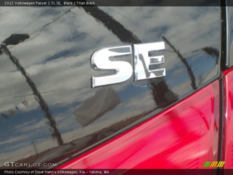 Black / Titan Black 2012 Volkswagen Passat 2.5L SE