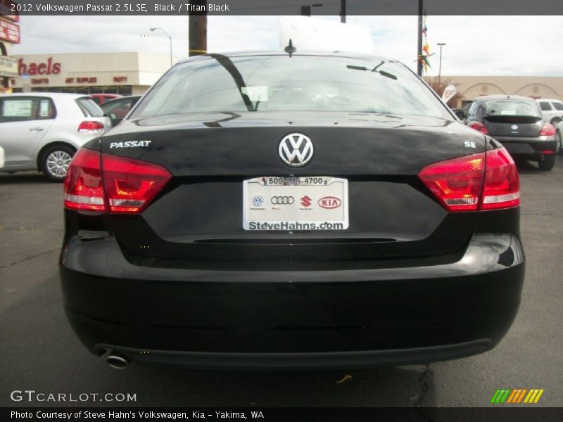 Black / Titan Black 2012 Volkswagen Passat 2.5L SE