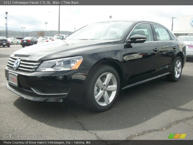 Black / Titan Black 2012 Volkswagen Passat 2.5L SE