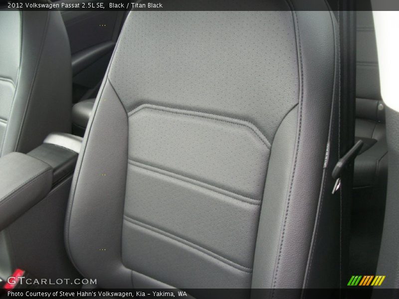 Black / Titan Black 2012 Volkswagen Passat 2.5L SE