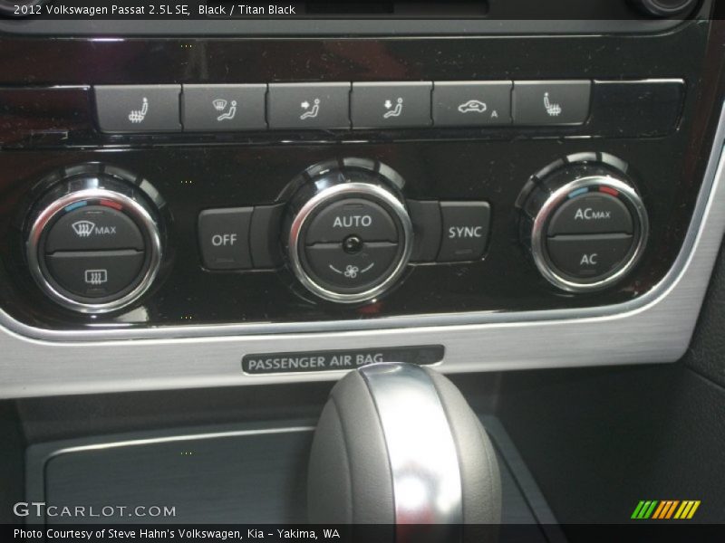Black / Titan Black 2012 Volkswagen Passat 2.5L SE