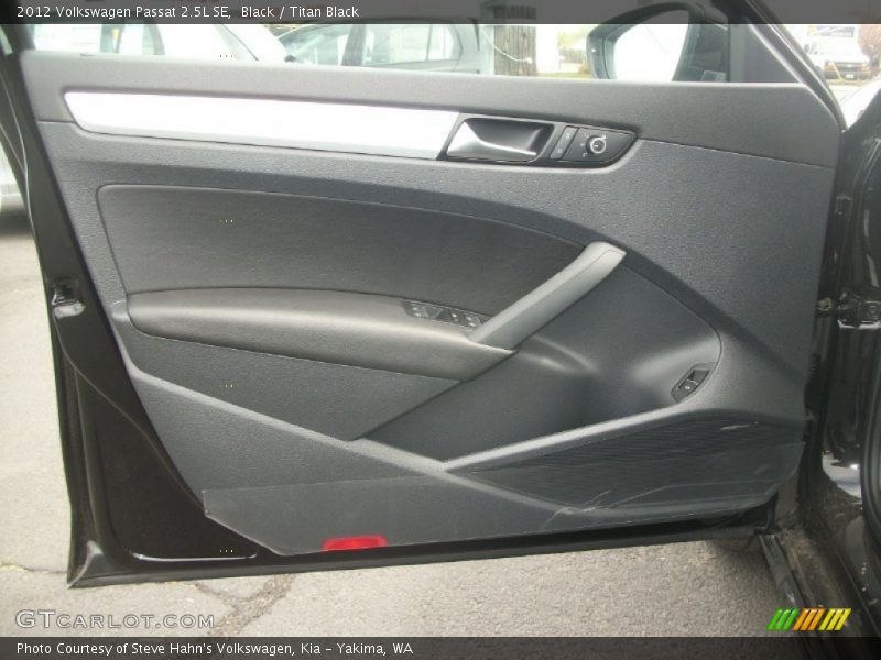 Black / Titan Black 2012 Volkswagen Passat 2.5L SE