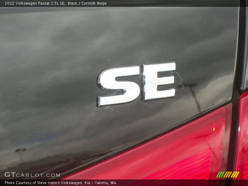 Black / Cornsilk Beige 2012 Volkswagen Passat 2.5L SE